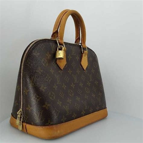 louis vuitton táska